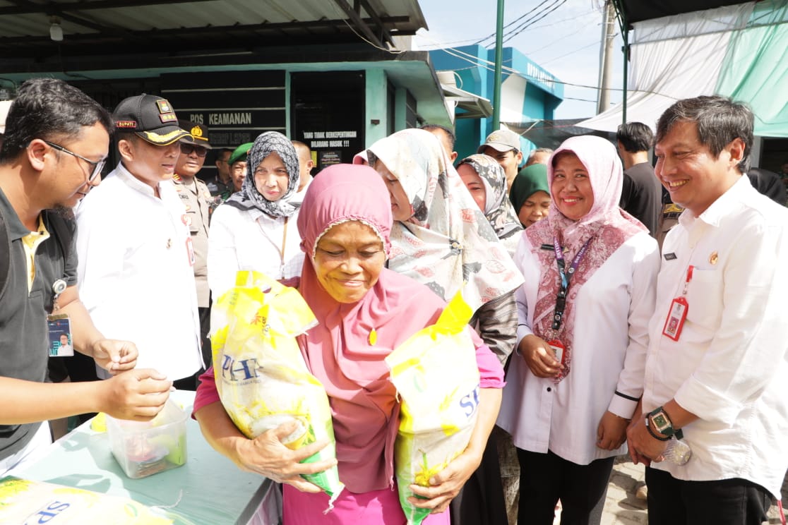 Tekan Laju Inflasi, Pemkab Tangerang Gelar Operasi Pasar Beras Murah