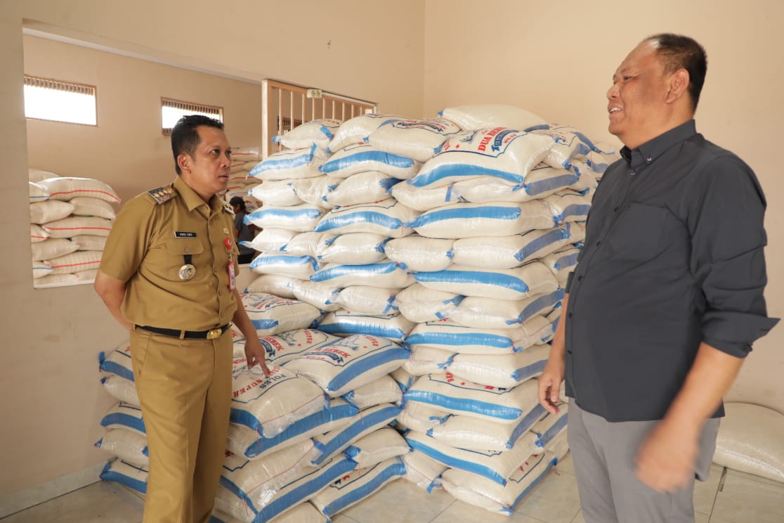 Kunjungi Gudang Beras, Pj Bupati Tangerang Pastikan Stok dan Keterjangkauan Harga Beras