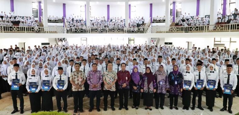 Pemkab Tangerang Serahkan SK Kenaikan Gaji Berkala Kepada 3.443 PPPK