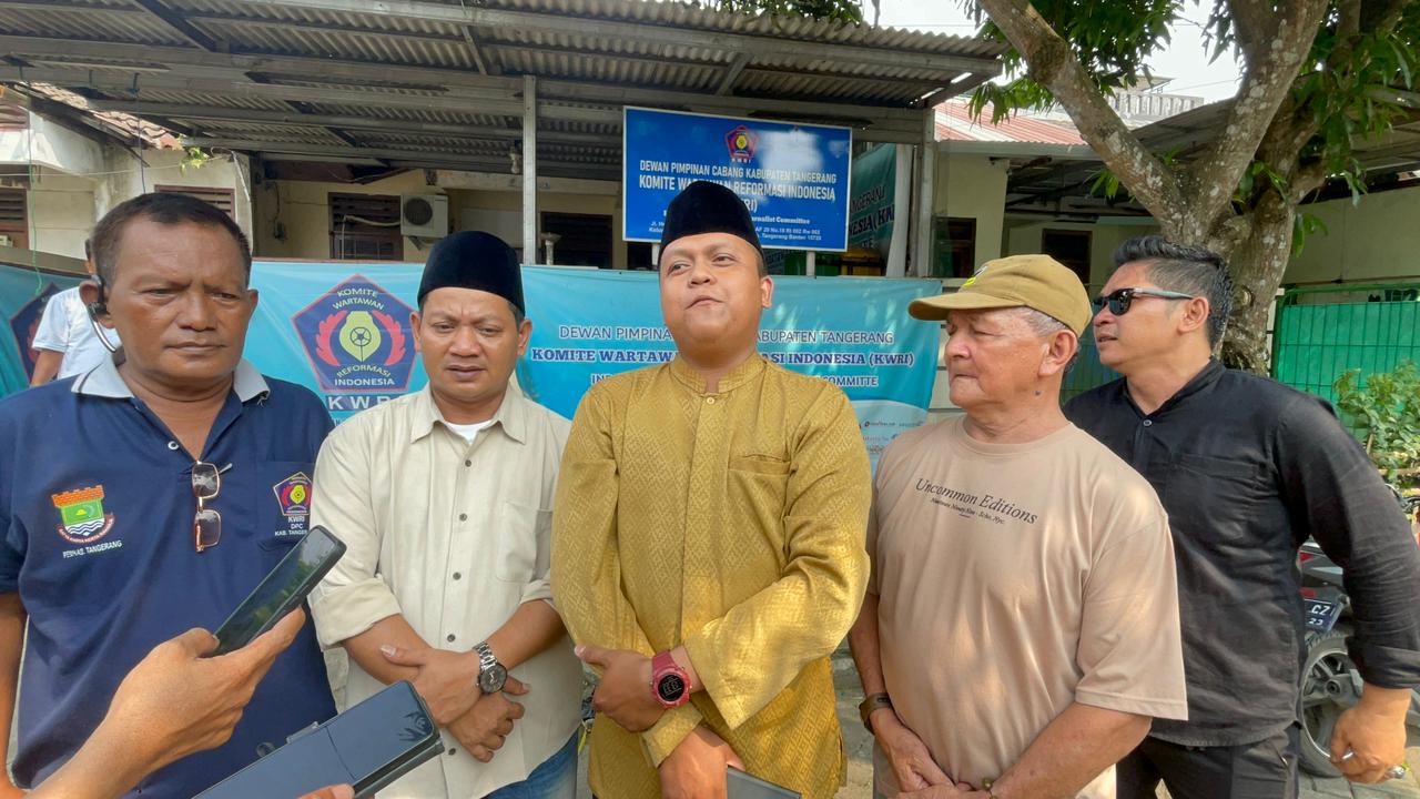 Semarak Idul Adha, DPC KWRI Kabupaten Tangerang Salurkan Hewan Qurban, Bagikan Sembako Dan Gelar Santunan Anak Yatim Piatu