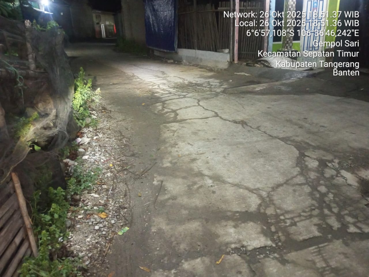 Warga Kampung Malang Keluhkan Jalan Rusak Akibat Proyek Kelaster Pembangunan Perumahan